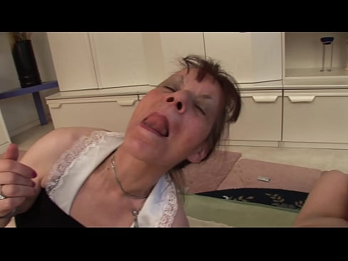 ❤️ Due nonne e un nonno fanno una cosa a tre ❤️ Video di sessoal it.xlxxporno.ru ❌