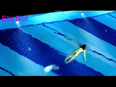 ❤️ Non posso smettere di guardare, giovane bionda catturata nuotare nuda nella piscina del resort ELLA BOLT ❤️ Video di sessoal it.xlxxporno.ru ❌