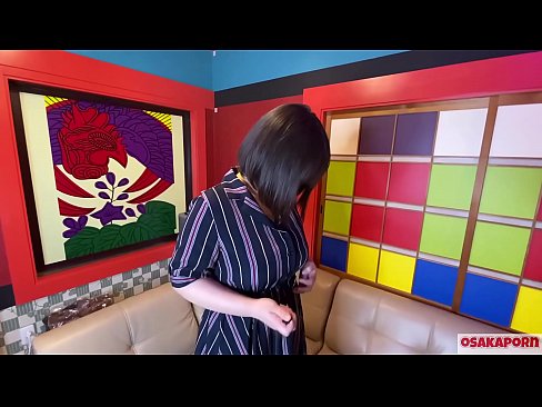 ❤️ Puttana giapponese con grandi tette si masturba con sex toys e ha un orgasmo. Parla in un'intervista della sua esperienza di scopata. Tette enormi e figa pelosa che geme forte. Osakaporn ❤️ Video di sessoal it.xlxxporno.ru ❌