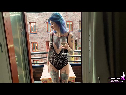 ❤️ Ragazza tremenda che succhia con un gulp e scopa appassionatamente sotto il cielo aperto ❤️ Video di sessoal it.xlxxporno.ru ❌